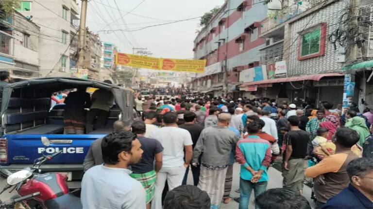 কেরানীগঞ্জে ব্যাংকে ডাকাতের হানা: বিস্ময় ও ক্ষোভ এলাকাবাসীর